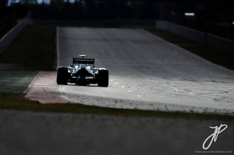 Illustration for article titled The Tense Beauty Of Formula One Practice In Barcelona